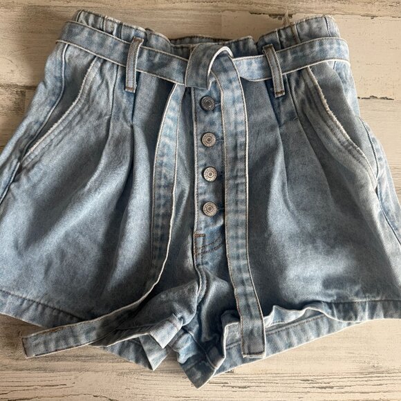 ABERCROMBIE & FITCH Natural Rise Paperbag Waist Button Fly Denim Shorts Sz 4/27 - Picture 1 of 11